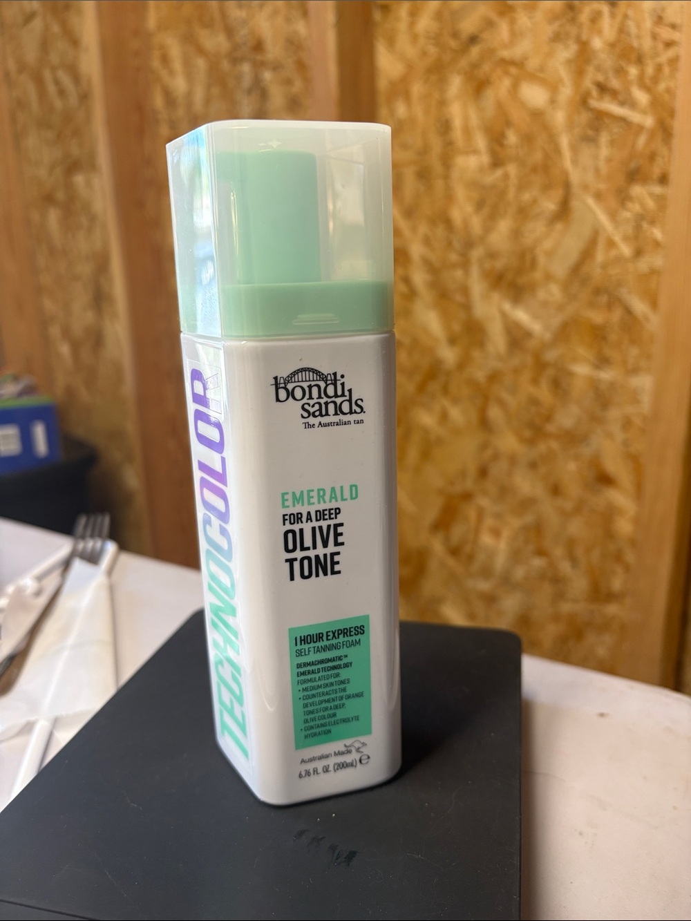 Bondi Sands Self Tanning Foam in Mint and White Bottle